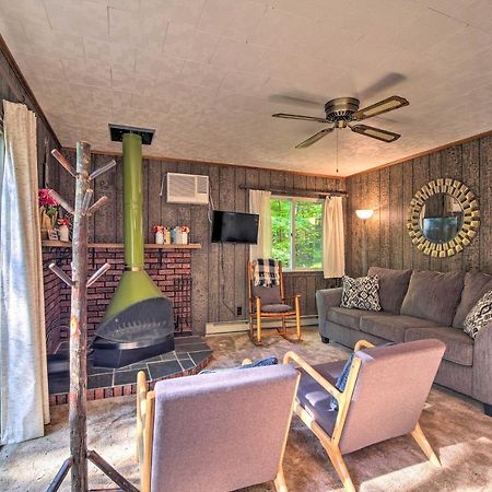 Cozy Adirondacks Cabin Walk To Lake Eaton! Jay Luaran gambar