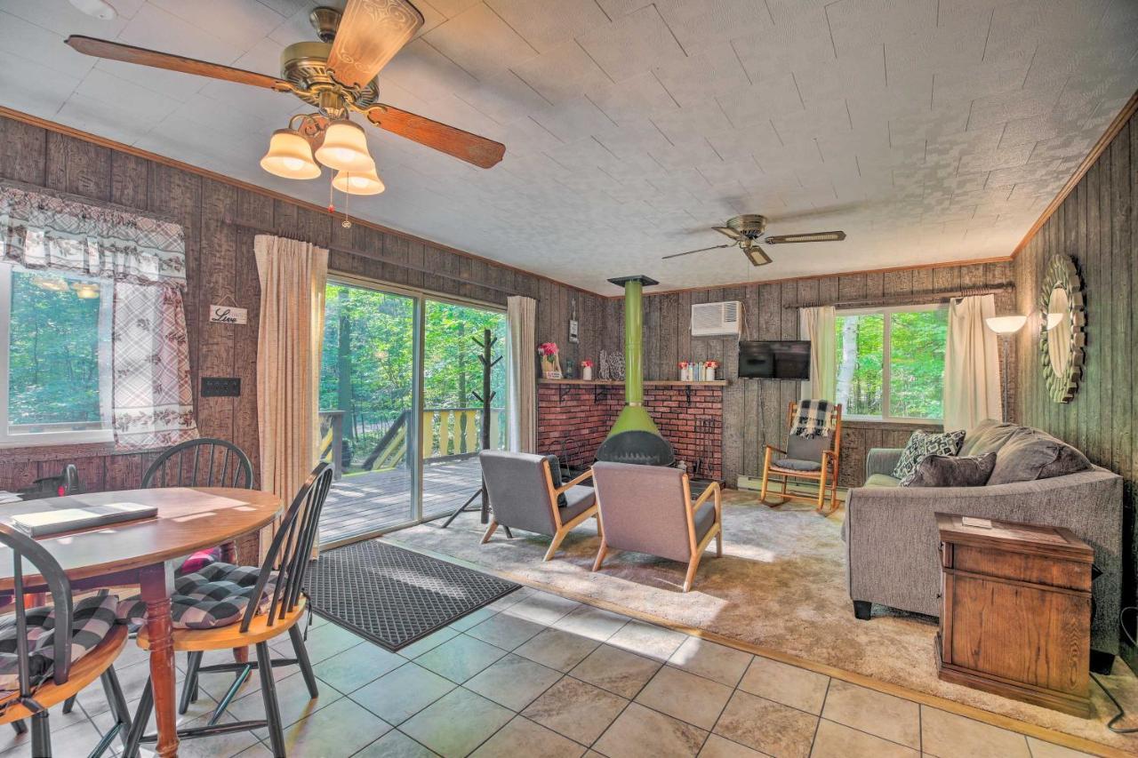 Cozy Adirondacks Cabin Walk To Lake Eaton! Jay Luaran gambar