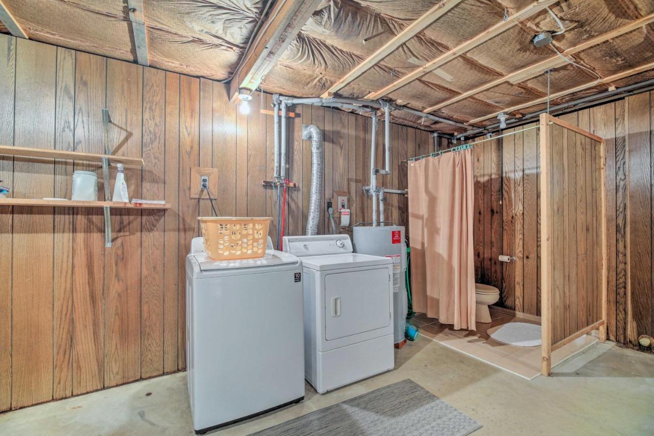 Cozy Adirondacks Cabin Walk To Lake Eaton! Jay Luaran gambar